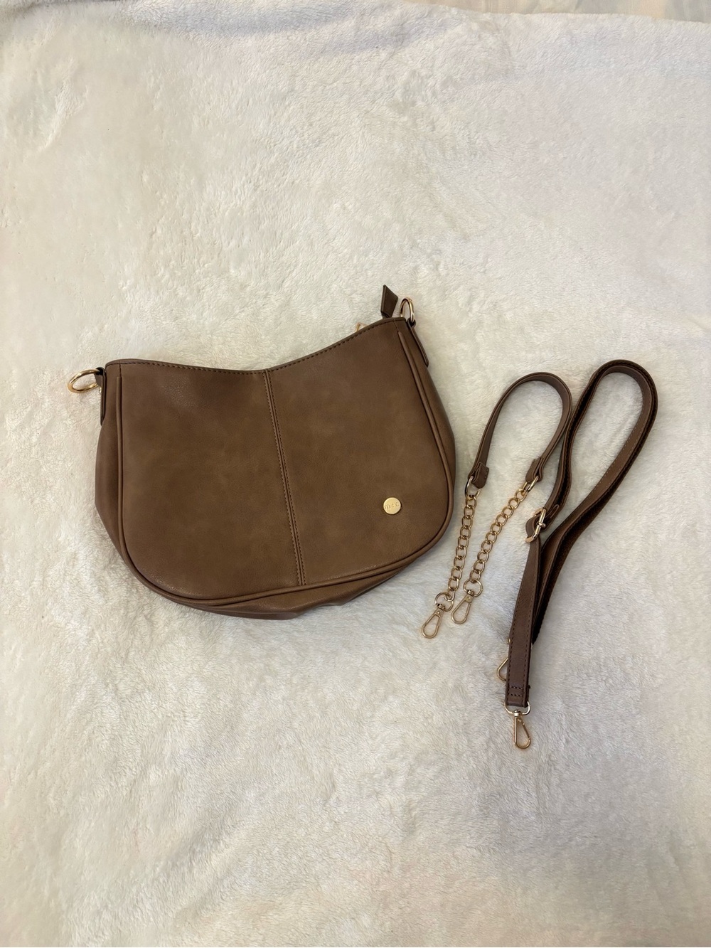 NWOT vegan leather brown crossbody // modern+chic marissa crossbody in fawn
